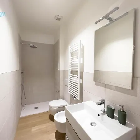 Cavana 4 Tirabora Short Rent アパート